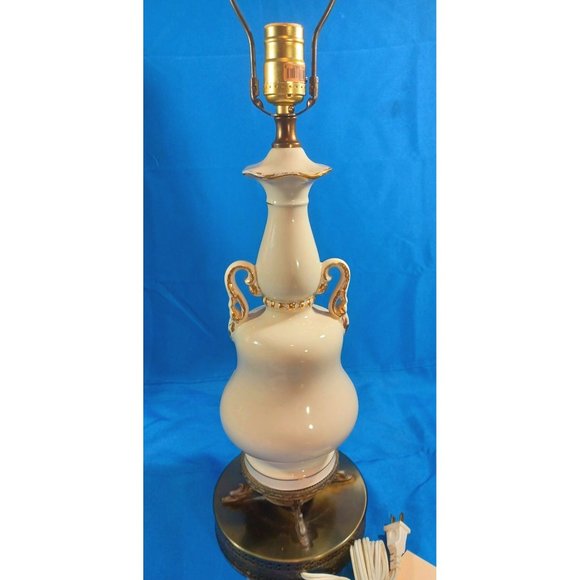 Vintage Rose 28" Capodimonte ? Amphora Vase Floral 22k Gold Porcelain Table Lamp - Picture 7 of 9